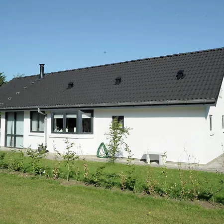 Three-bedroom Holiday In 5 Fårvang