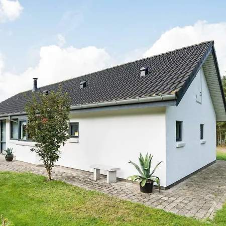 Three-bedroom Holiday In 5 בית נופש *