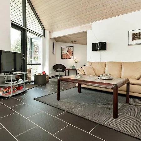 Three-bedroom Holiday In 5 בית נופש Fårvang