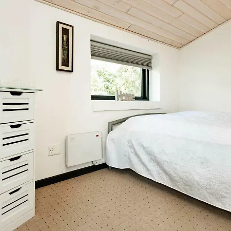 Three-bedroom Holiday In 5 * Fårvang