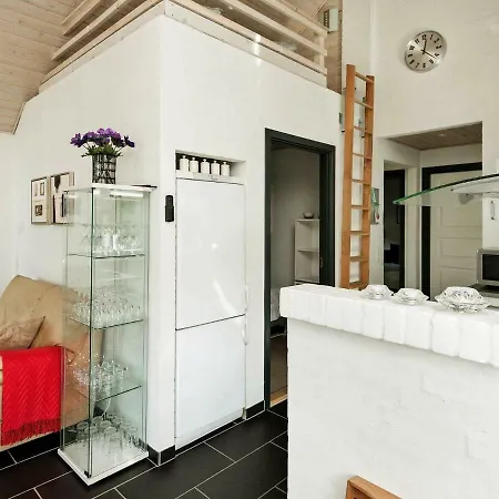 Three-bedroom Holiday In 5 *